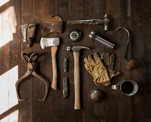 houtbewerking materiaal voor maatwerk op houten tafelblad